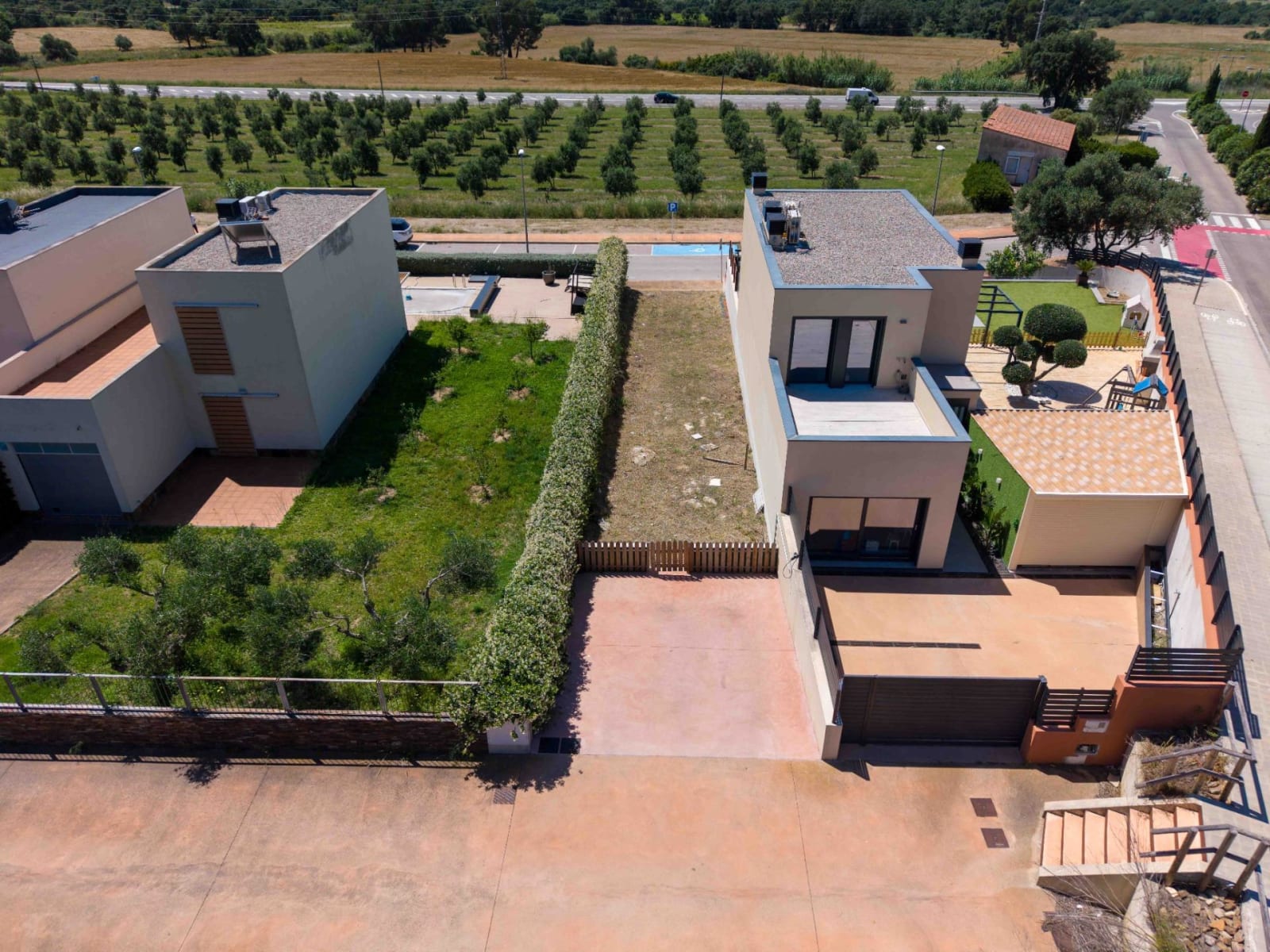 TERRENO EDIFICABLE CON VISTAS ESPECTACULARES Y BAJO COSTE CONSTRUCTIVO — 8