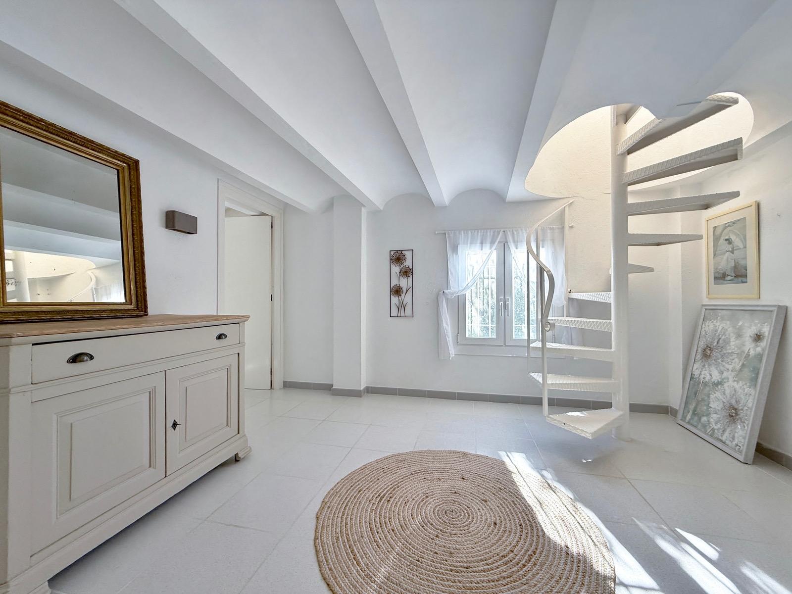 Villa con espectaculares vistas a la bahía de Roses y piscina privada — 23