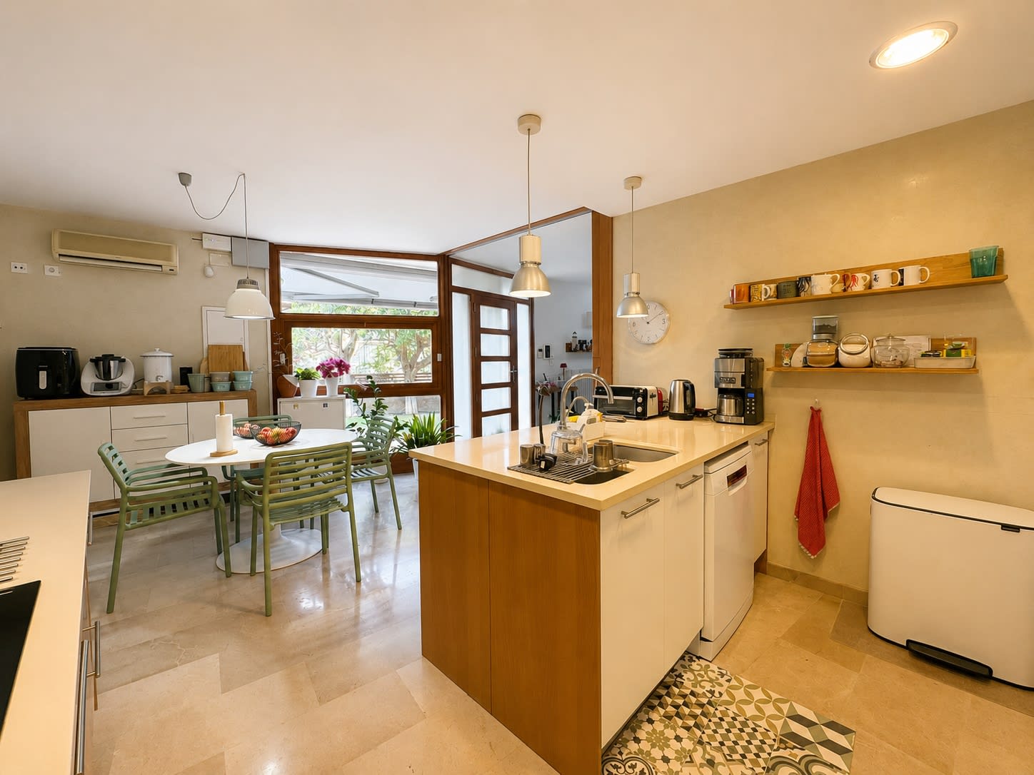 ESPECTACULAR CASA EN EL CENTRO DE PALAU SAVARDERA — 28