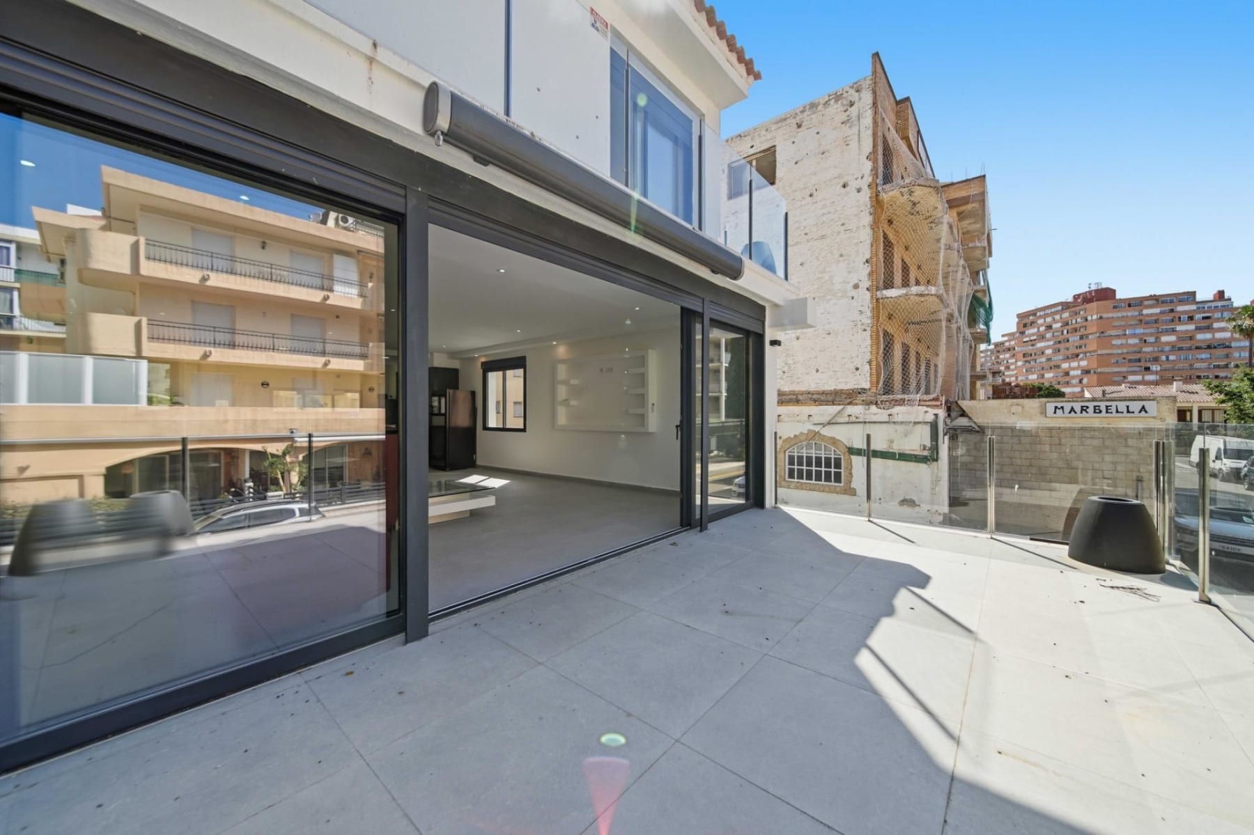 Chalet independiente en venta en Calle de la Roca Negra — 13