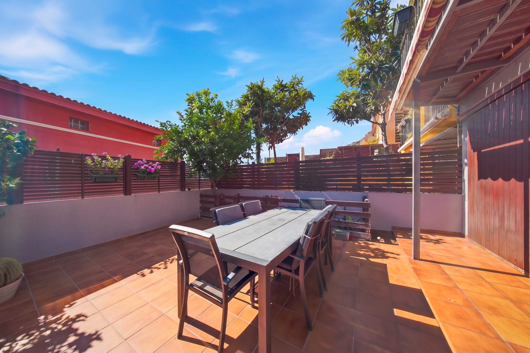 Chalet adosado en venta en Palau Savardera  — 29
