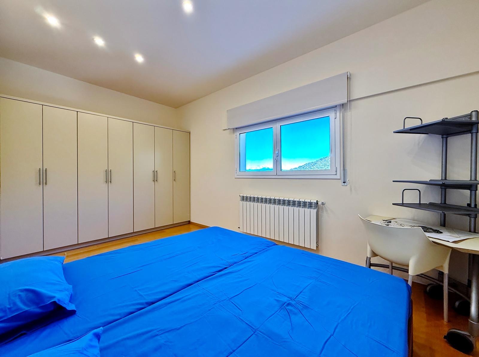 Villa de lujo con amplios espacios, piscina y gran parcela — 23