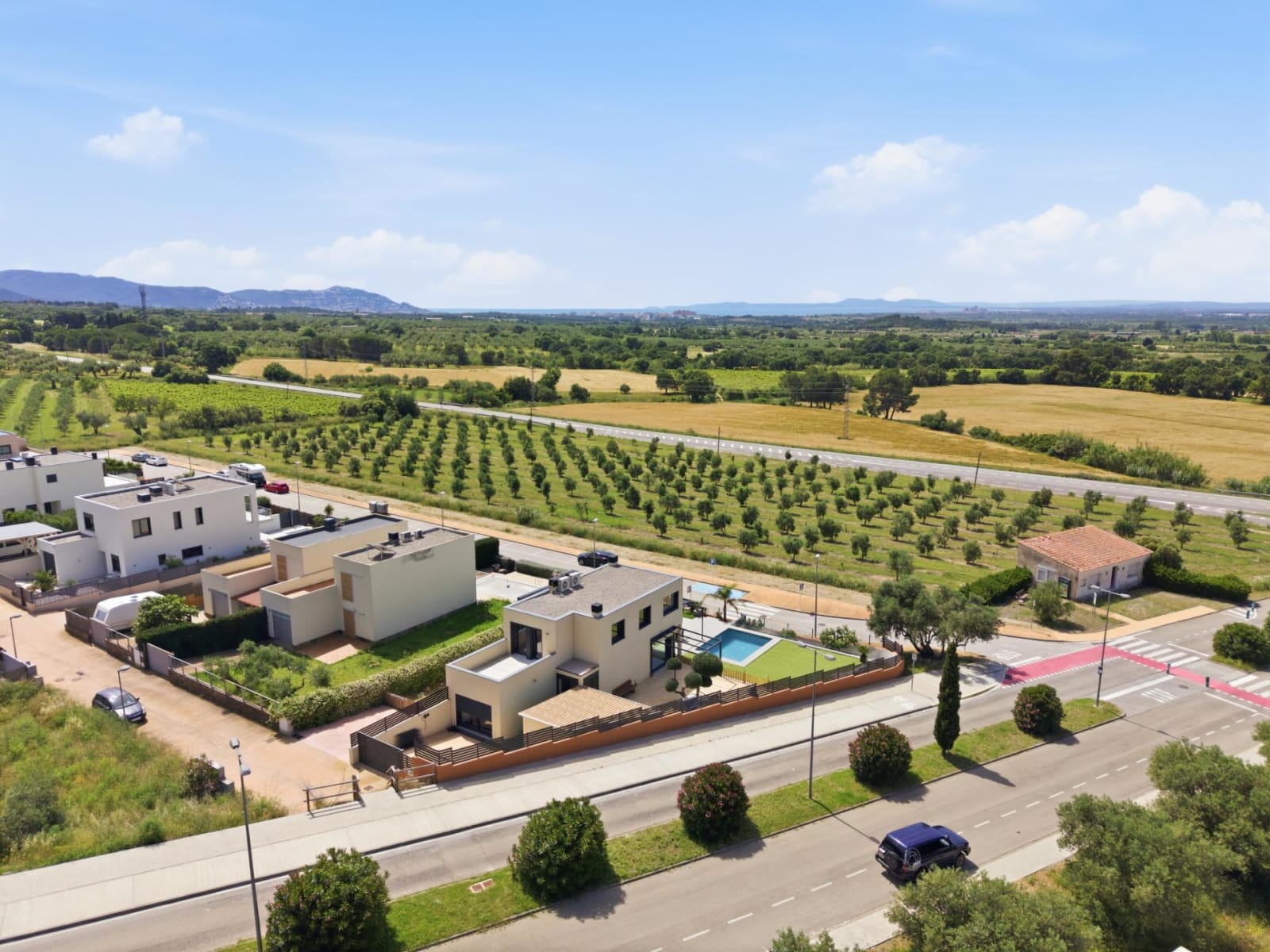 CASA CON PISCINA Y ACABADOS DE ALTA CALIDAD CON VISTAS PANORÁMICAS — 43