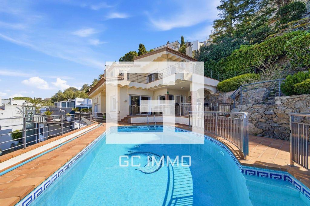 Casa con piscina con vistas panorámicas a la bahía de roses  — 1