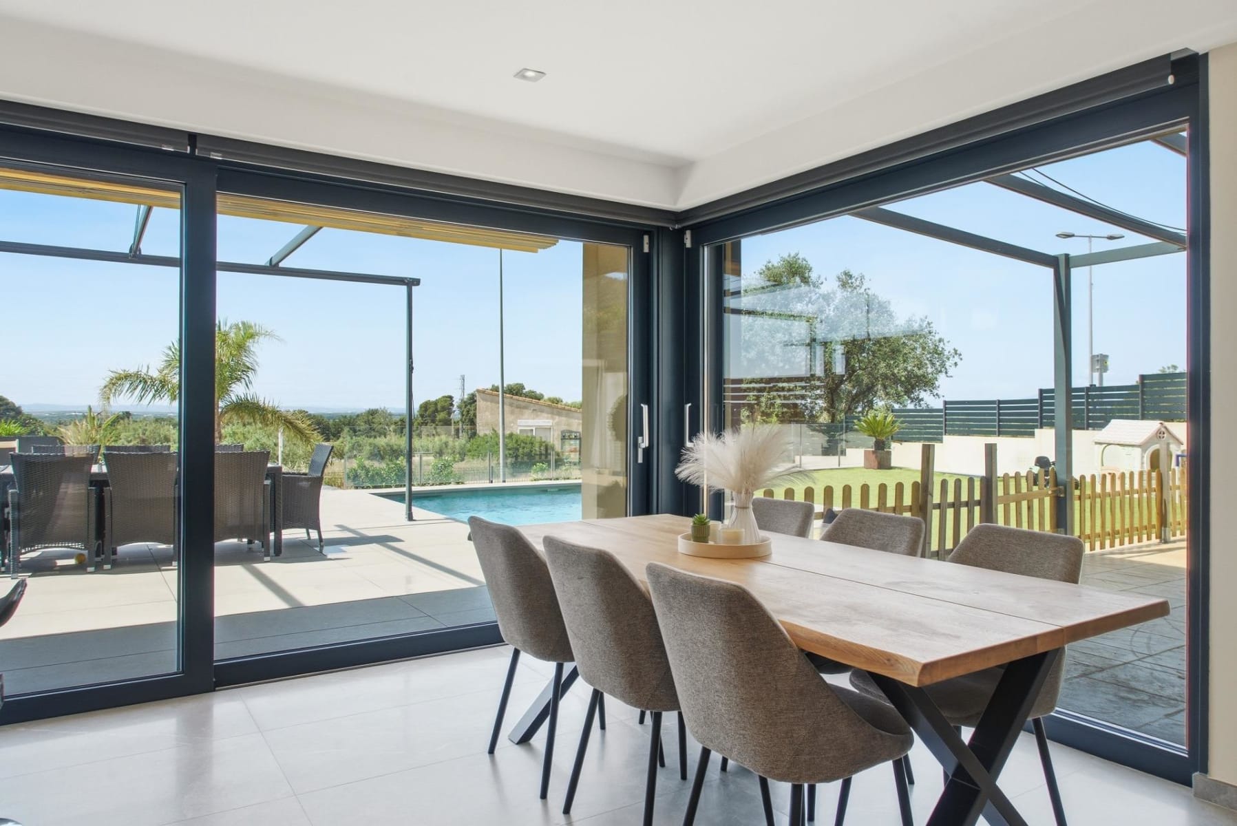 CASA CON PISCINA Y ACABADOS DE ALTA CALIDAD CON VISTAS PANORÁMICAS — 42