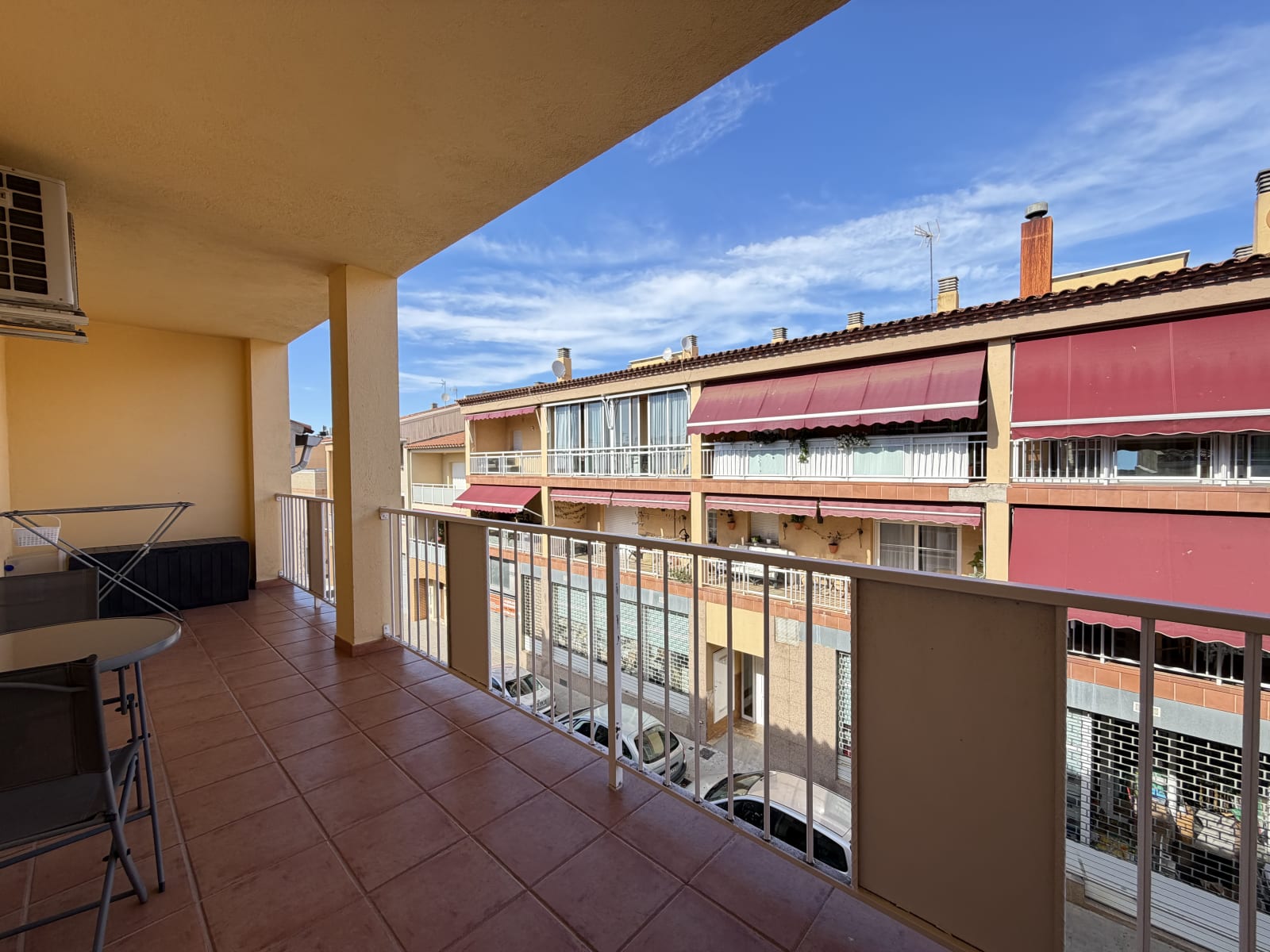 Piso reformado con gran espacio exterior en el centro de Roses — 22