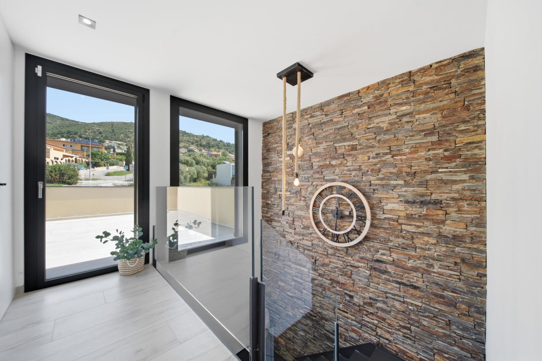 CASA CON PISCINA Y ACABADOS DE ALTA CALIDAD CON VISTAS PANORÁMICAS — 20