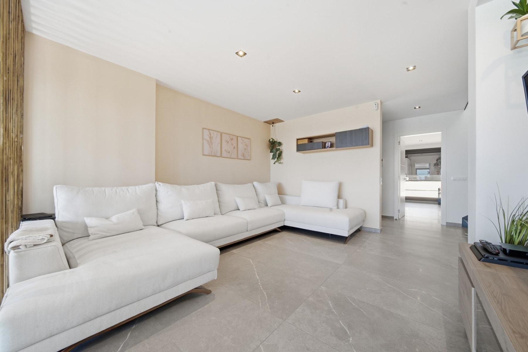 CASA CON PISCINA Y ACABADOS DE ALTA CALIDAD CON VISTAS PANORÁMICAS — 17