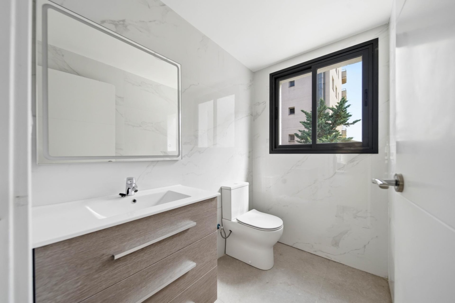 Chalet independiente en venta en Calle de la Roca Negra — 17