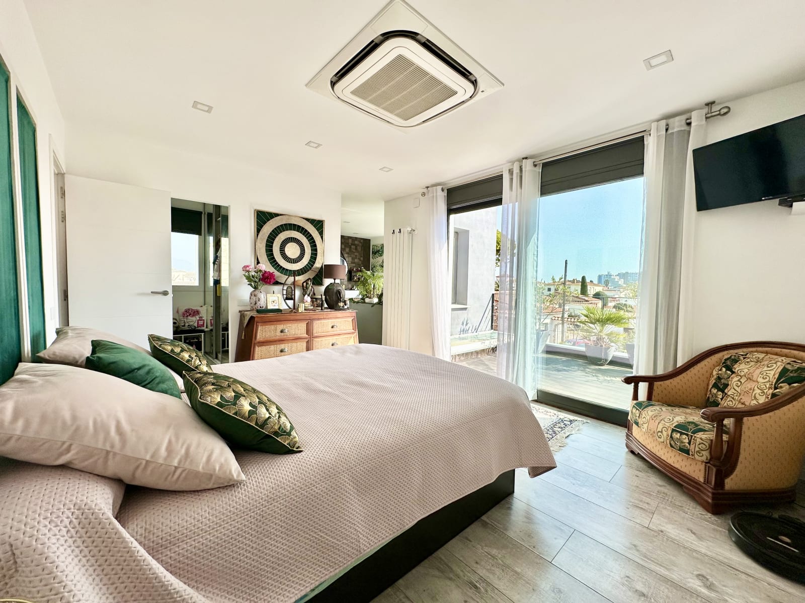 Espectacular casa con piscina en el centro de Empuriabrava — 24