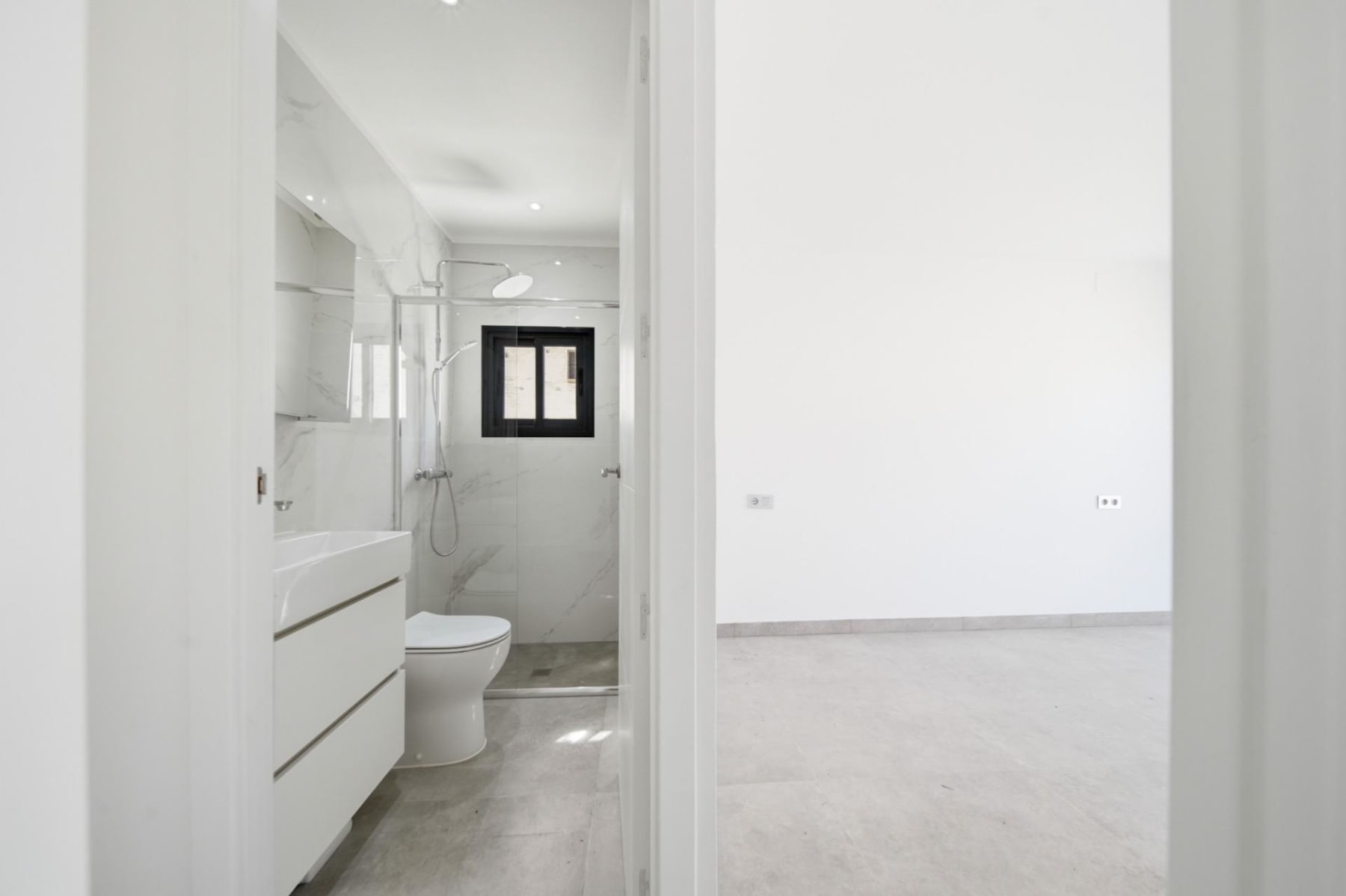 Chalet independiente en venta en Calle de la Roca Negra — 19