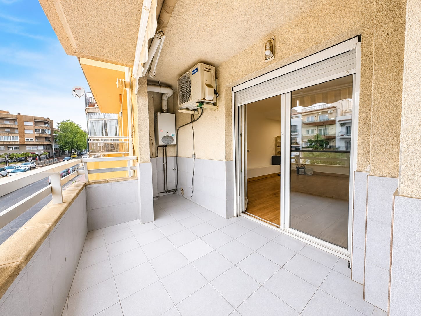ACOJEDOR APARTAMENTO SITUADO EN EXCELENTE UBICACIÓN EN ROSES — 14