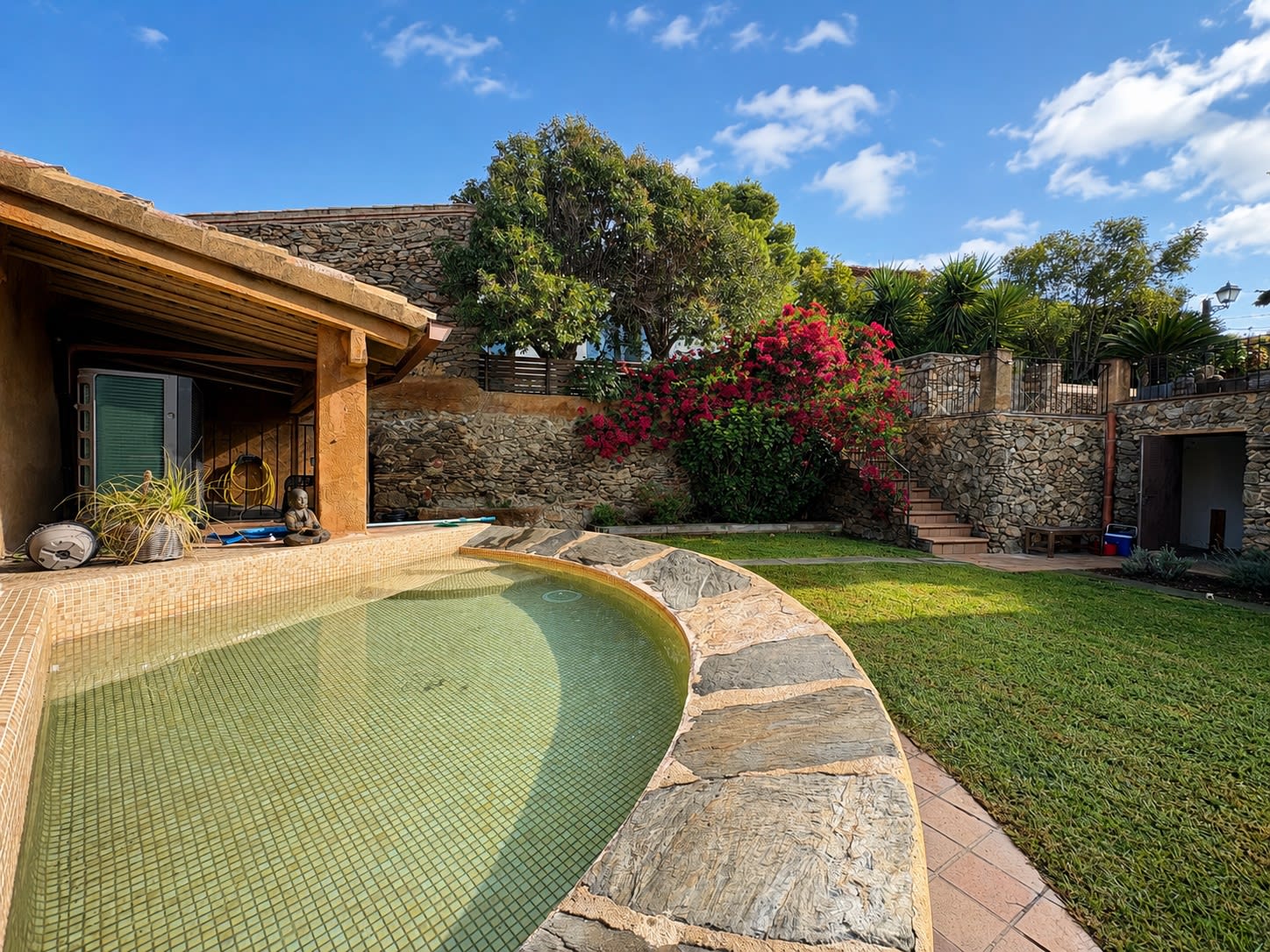 ESPECTACULAR CASA EN EL CENTRO DE PALAU SAVARDERA — 10