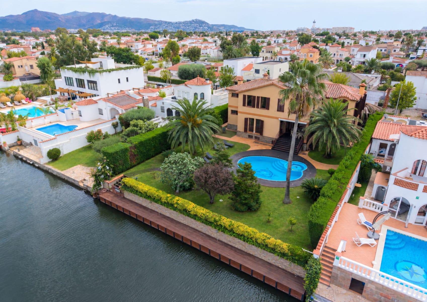 Impresionante casa en Empuriabrava con amarre de 24m — 3