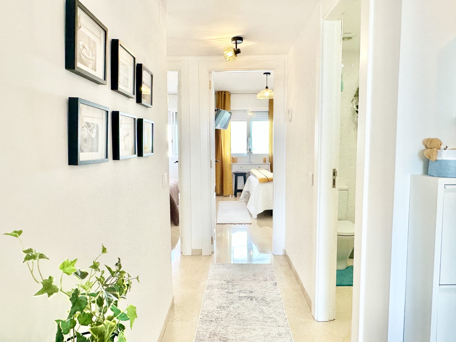 Apartamento con vistas a los canales en Empuriabrava — 25