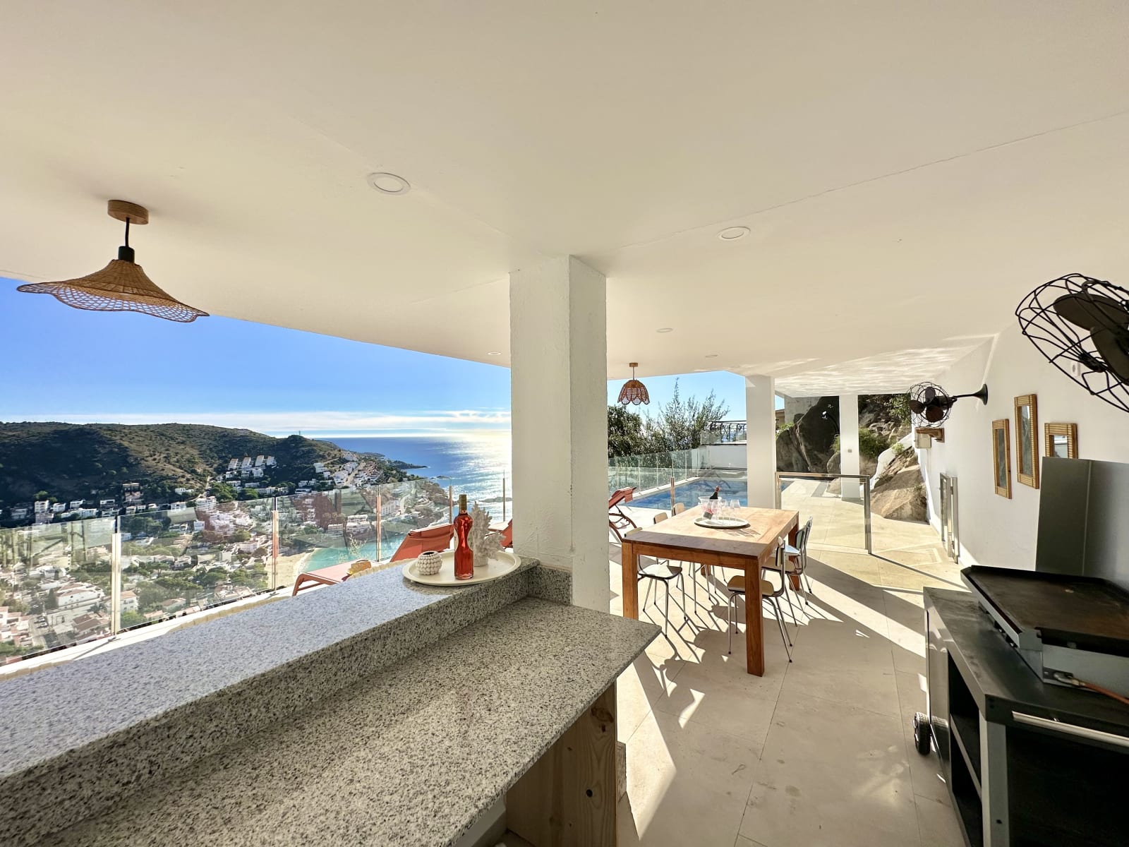 Espectacular villa en Canyelles con vistas al mar — 13
