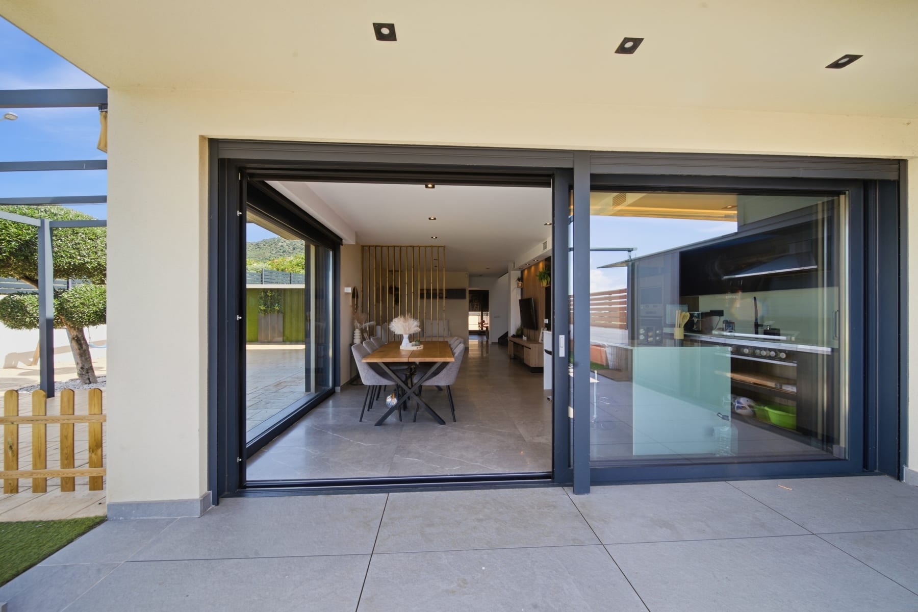 Casa con altas calidades y piscina en Palau  — 9