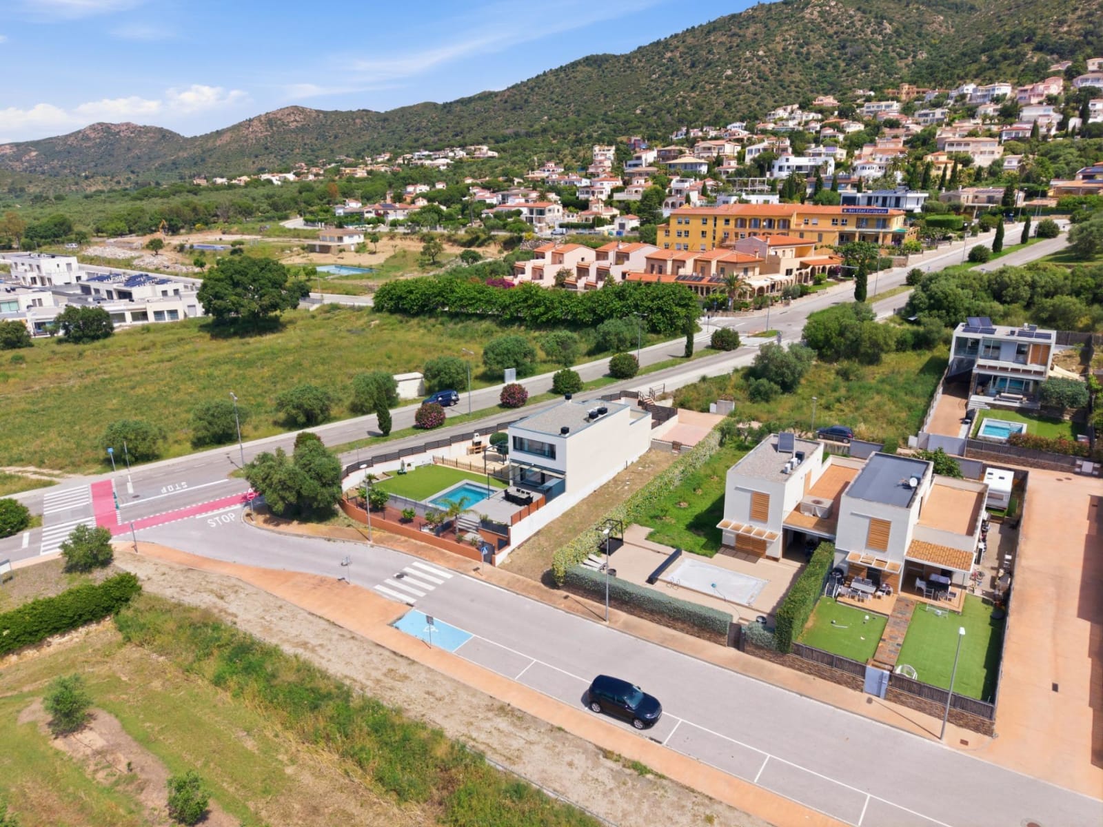 CASA CON PISCINA Y ACABADOS DE ALTA CALIDAD CON VISTAS PANORÁMICAS — 46