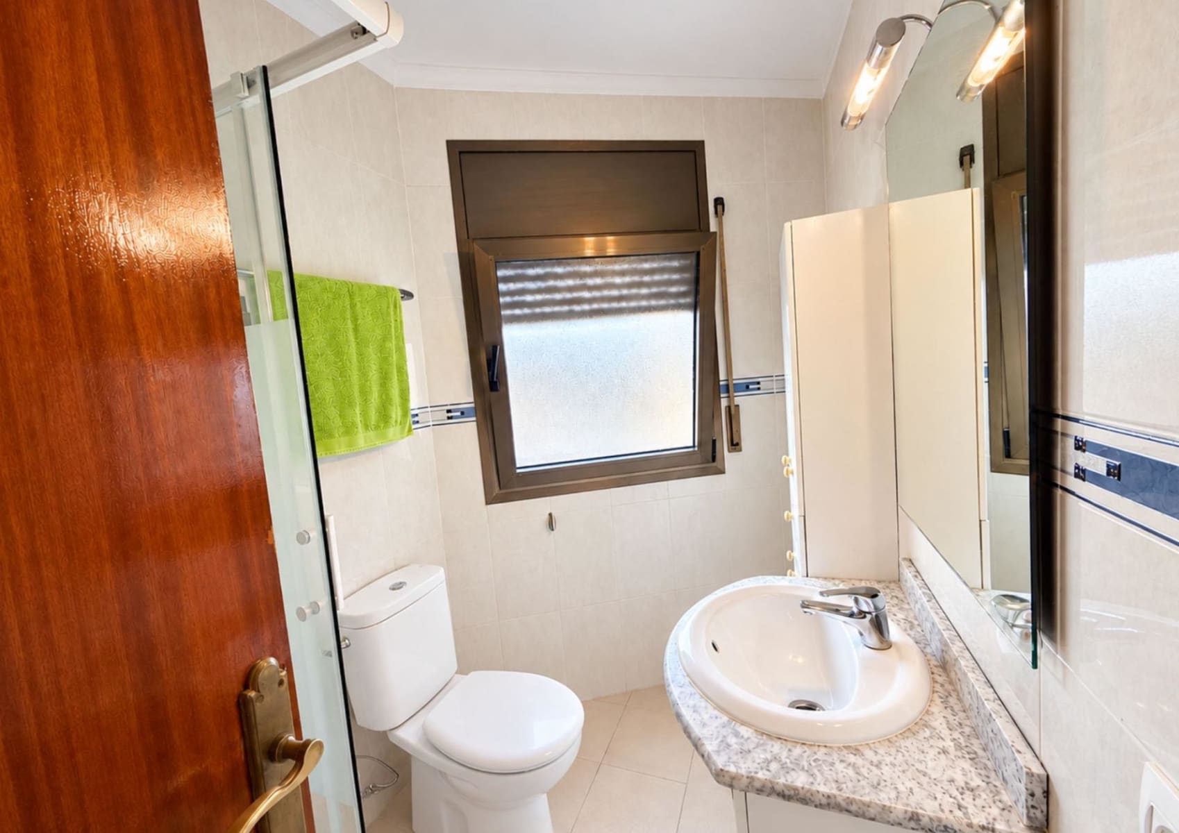 Edificio completo en venta en Mas Mates – 2 viviendas, 2 locales/garajes y 2 grandes terrazas privadas — 17