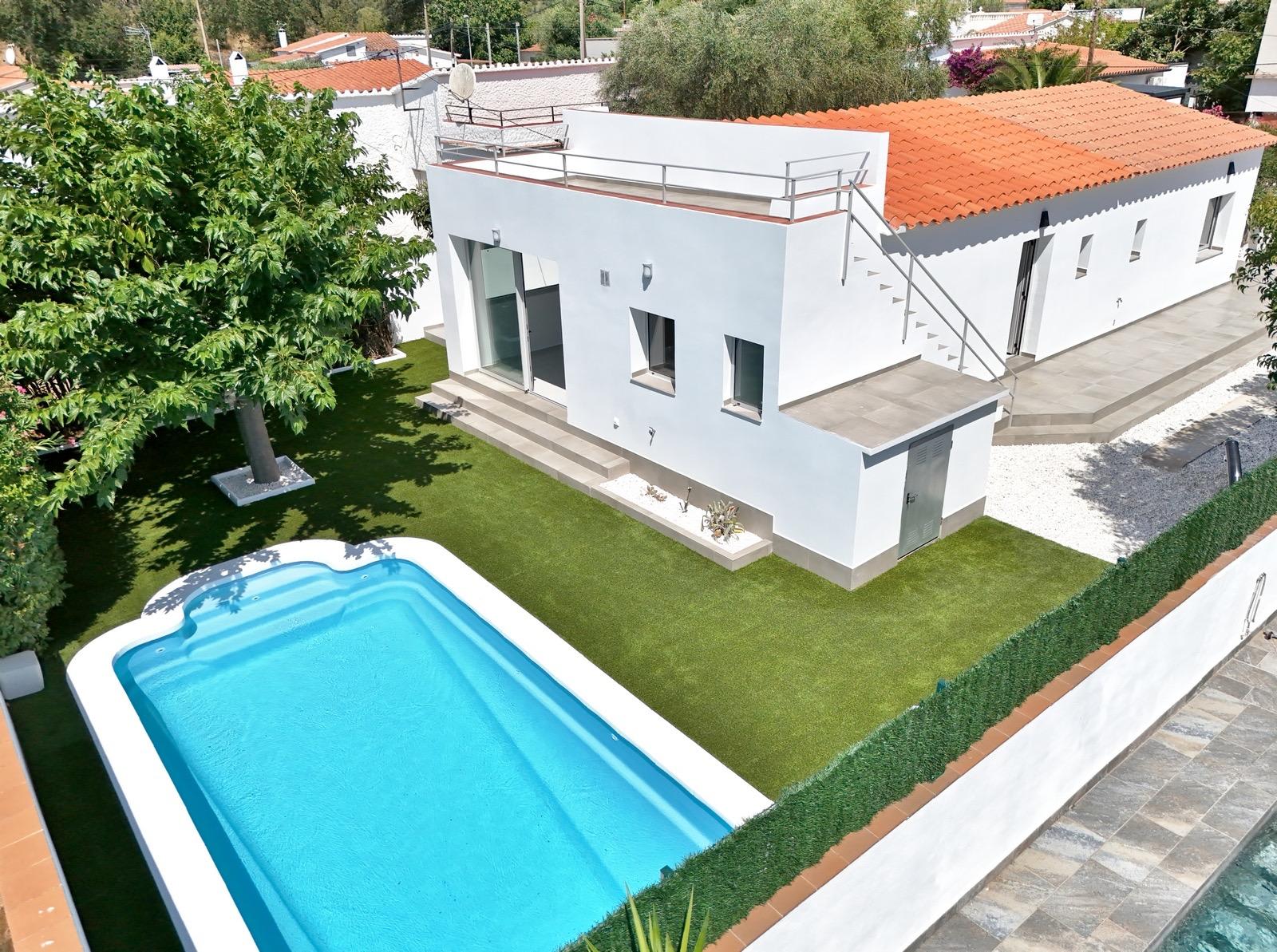 Villa de una sola planta con 3 habitaciones y piscina privada — 2