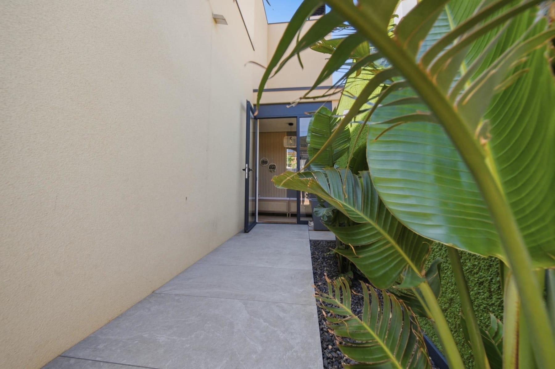 CASA CON PISCINA Y ACABADOS DE ALTA CALIDAD CON VISTAS PANORÁMICAS — 36