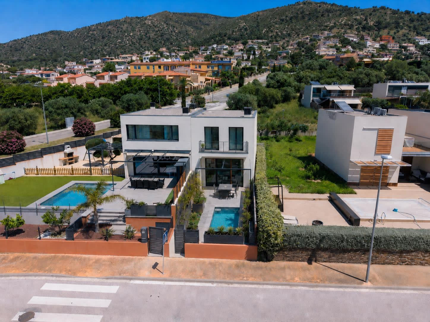 TERRENO EDIFICABLE CON VISTAS ESPECTACULARES Y BAJO COSTE CONSTRUCTIVO — 3