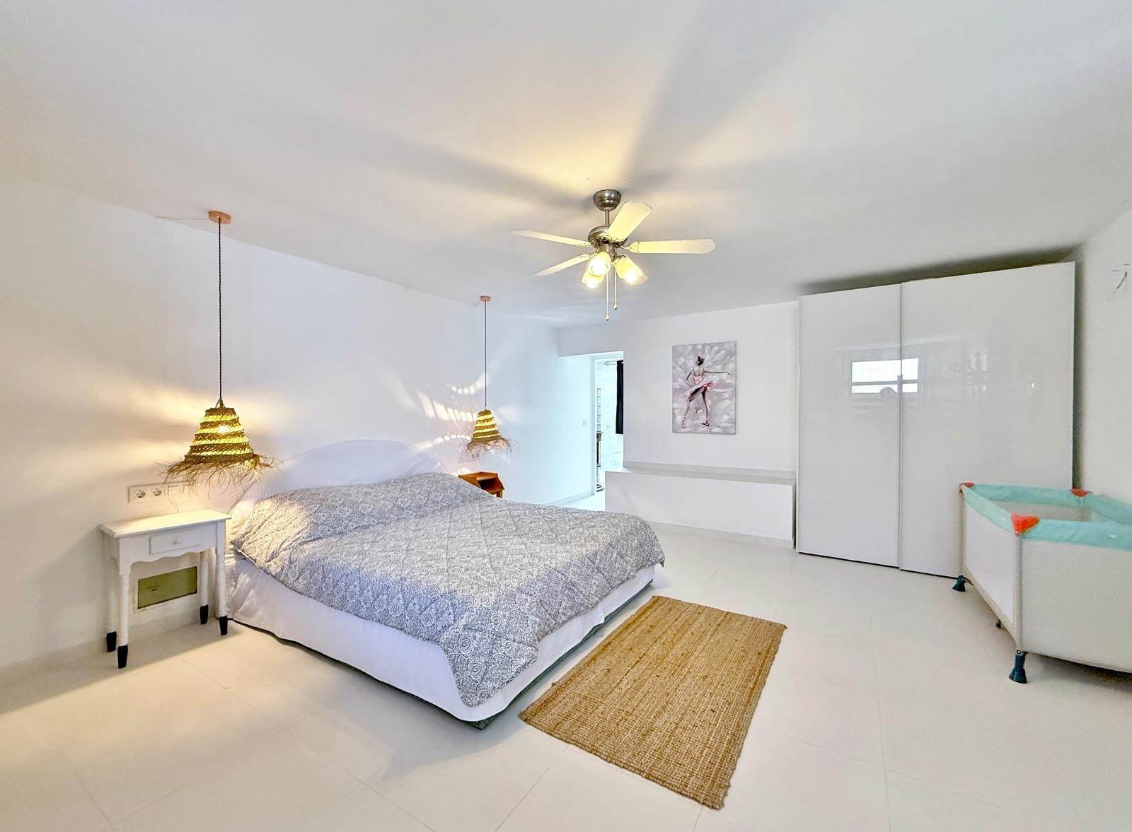 Villa con espectaculares vistas a la bahía de Roses y piscina privada — 15