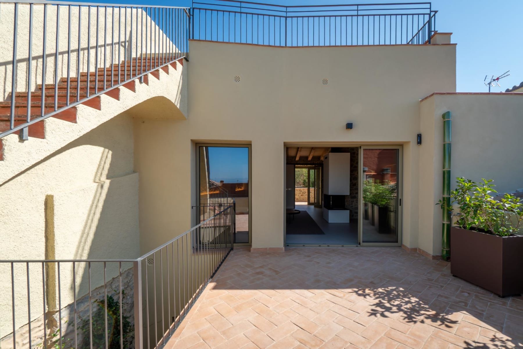 Chalet independiente en venta en Palau Savardera — 20