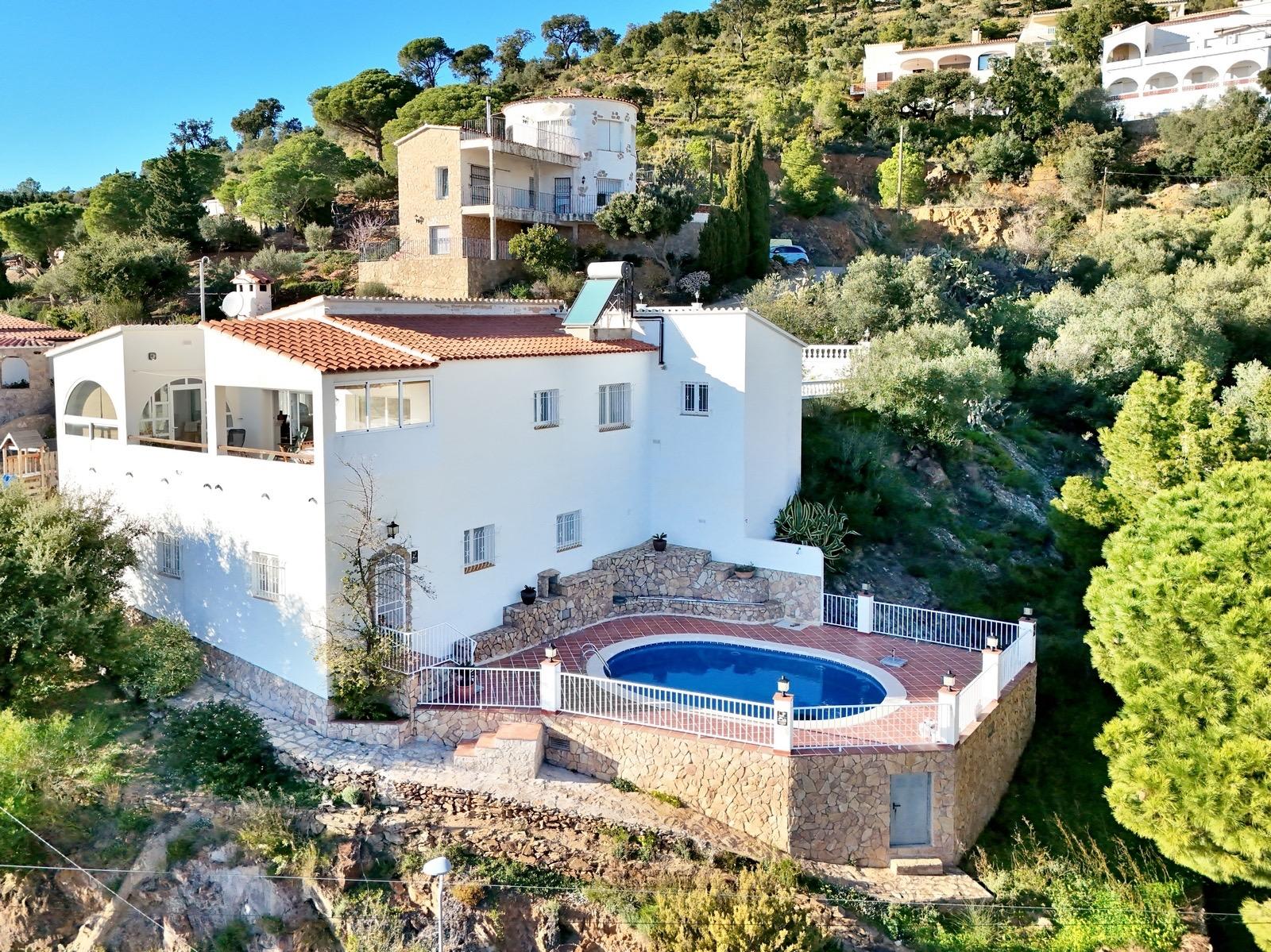 Villa con espectaculares vistas a la bahía de Roses y piscina privada — 2