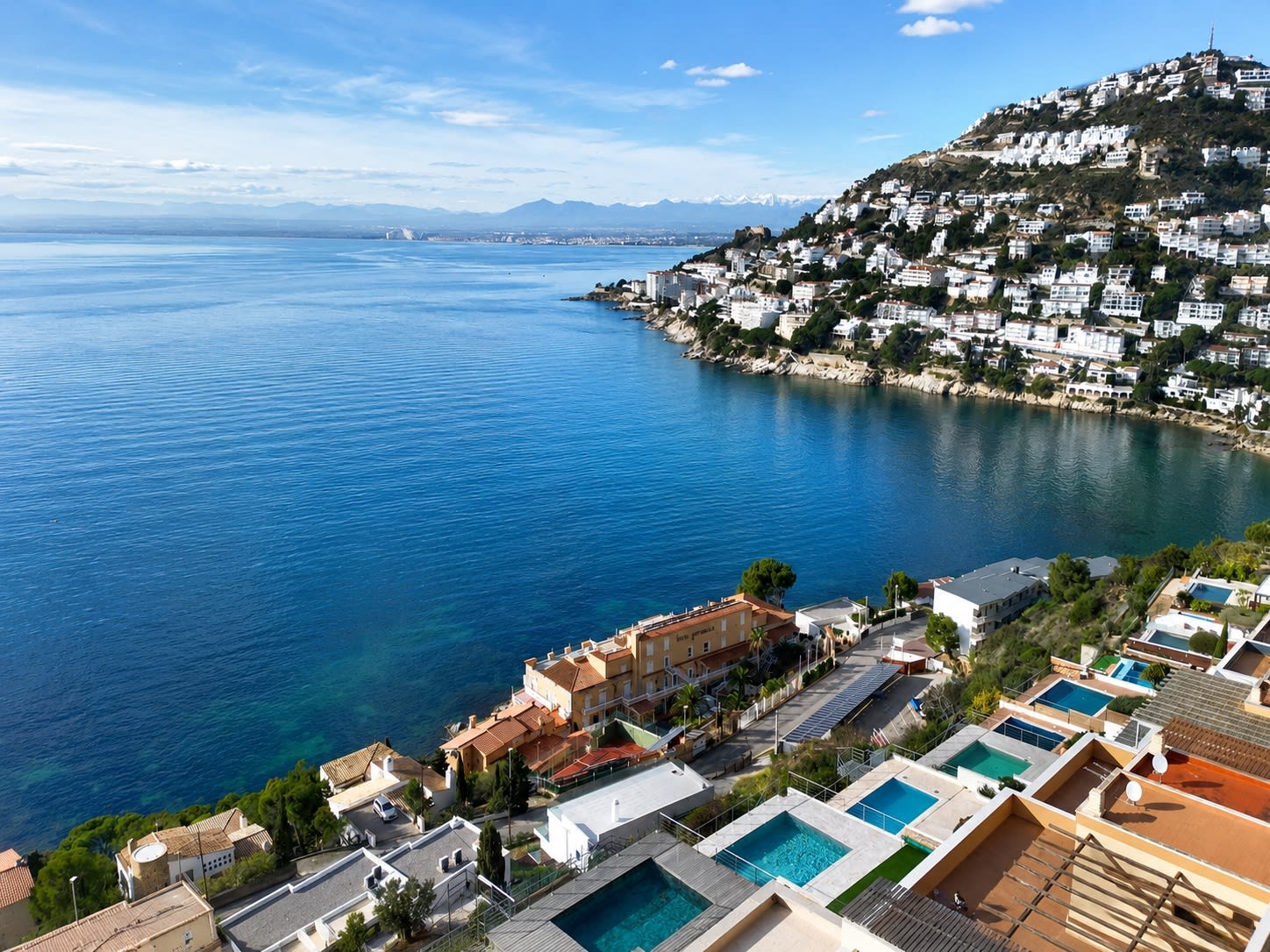 ESPECTACULAR CASA CON PISCINA I VISTA PANORAMICA A ROSES — 16