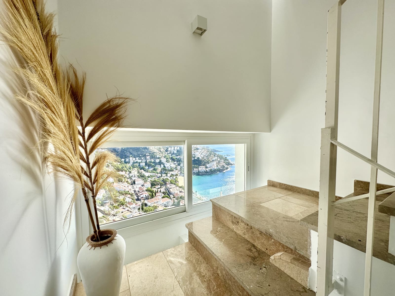 Espectacular villa en Canyelles con vistas al mar — 25