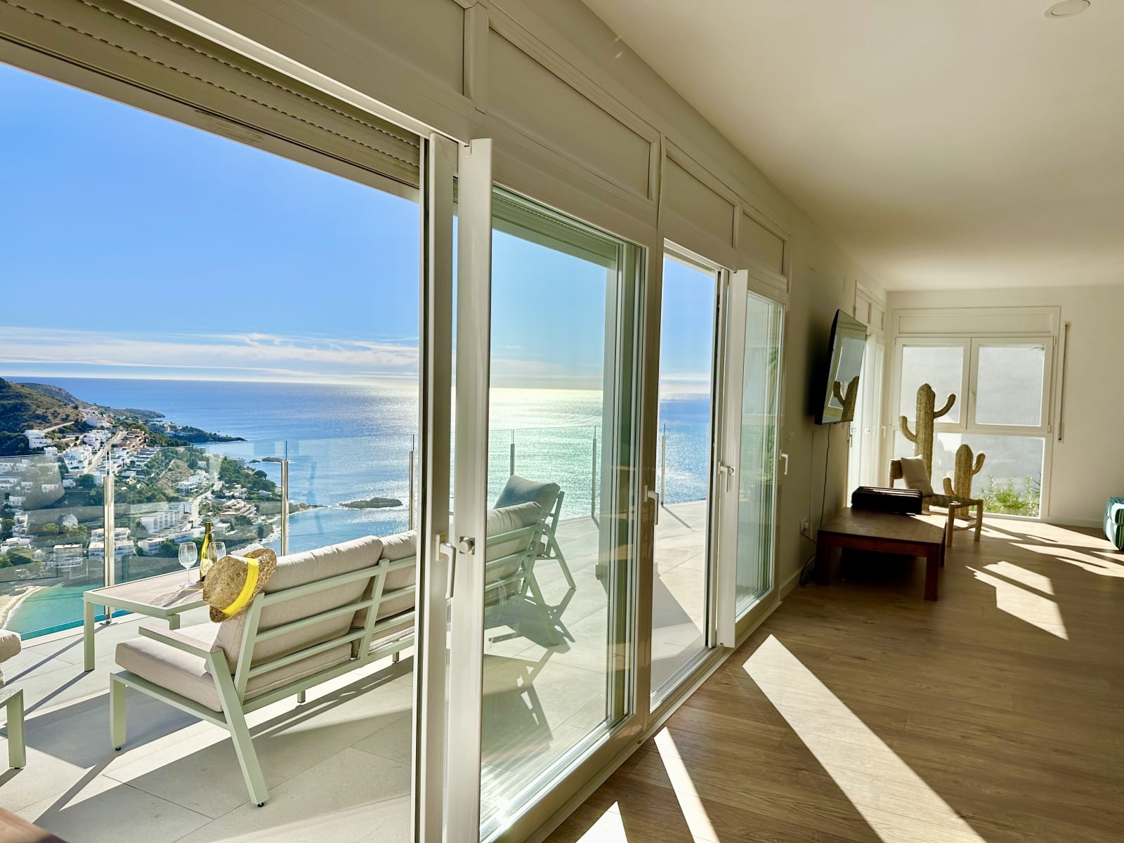 Espectacular villa en Canyelles con vistas al mar — 14