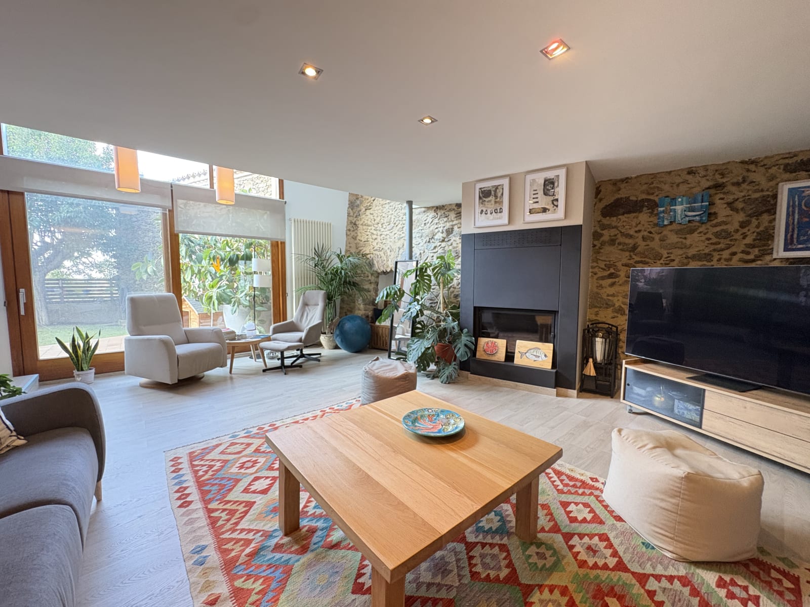 ESPECTACULAR CASA EN EL CENTRO DE PALAU SAVARDERA — 37