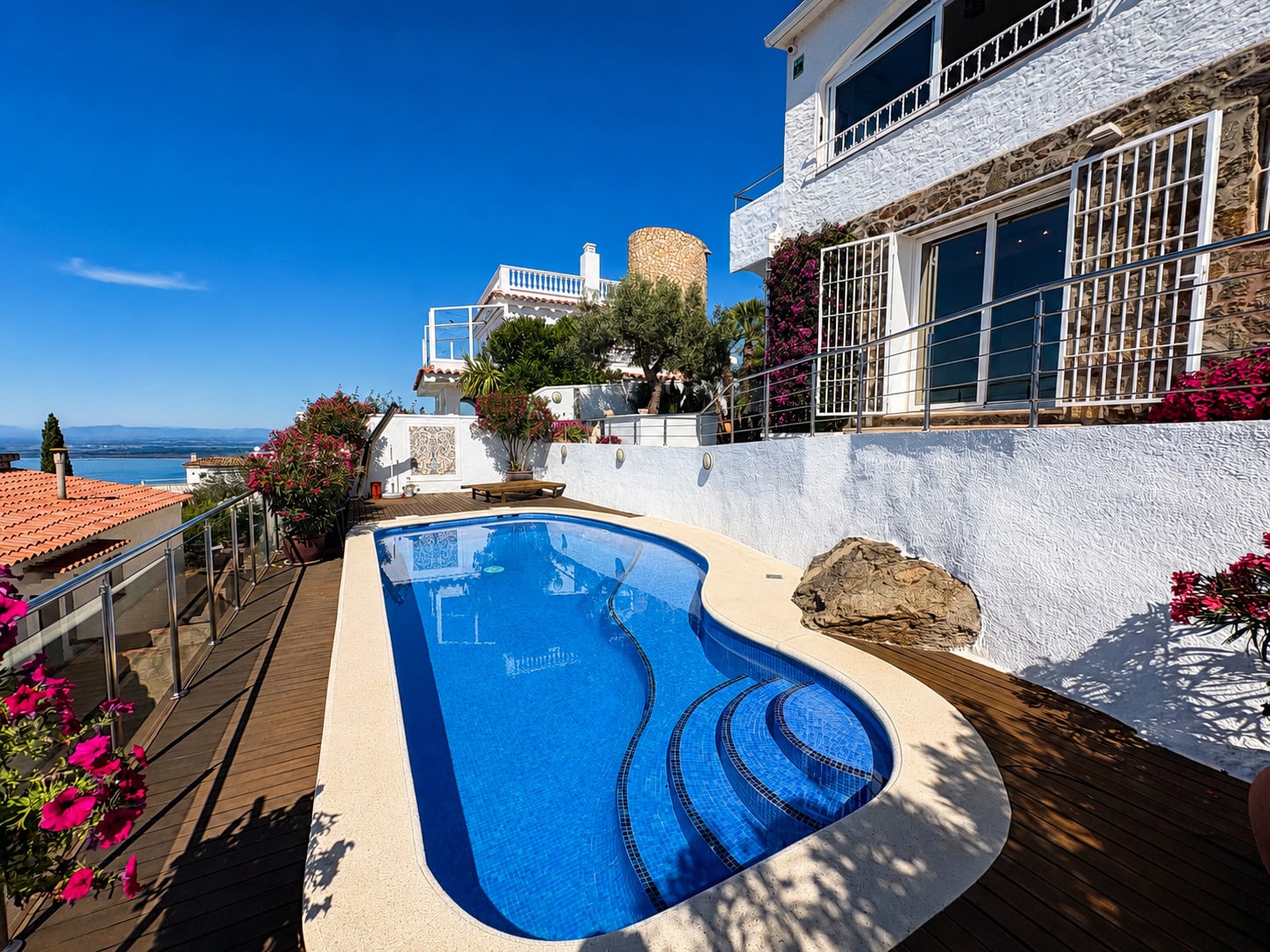 Casa única con vistas panorámicas al mar en el Puig Rom — 14