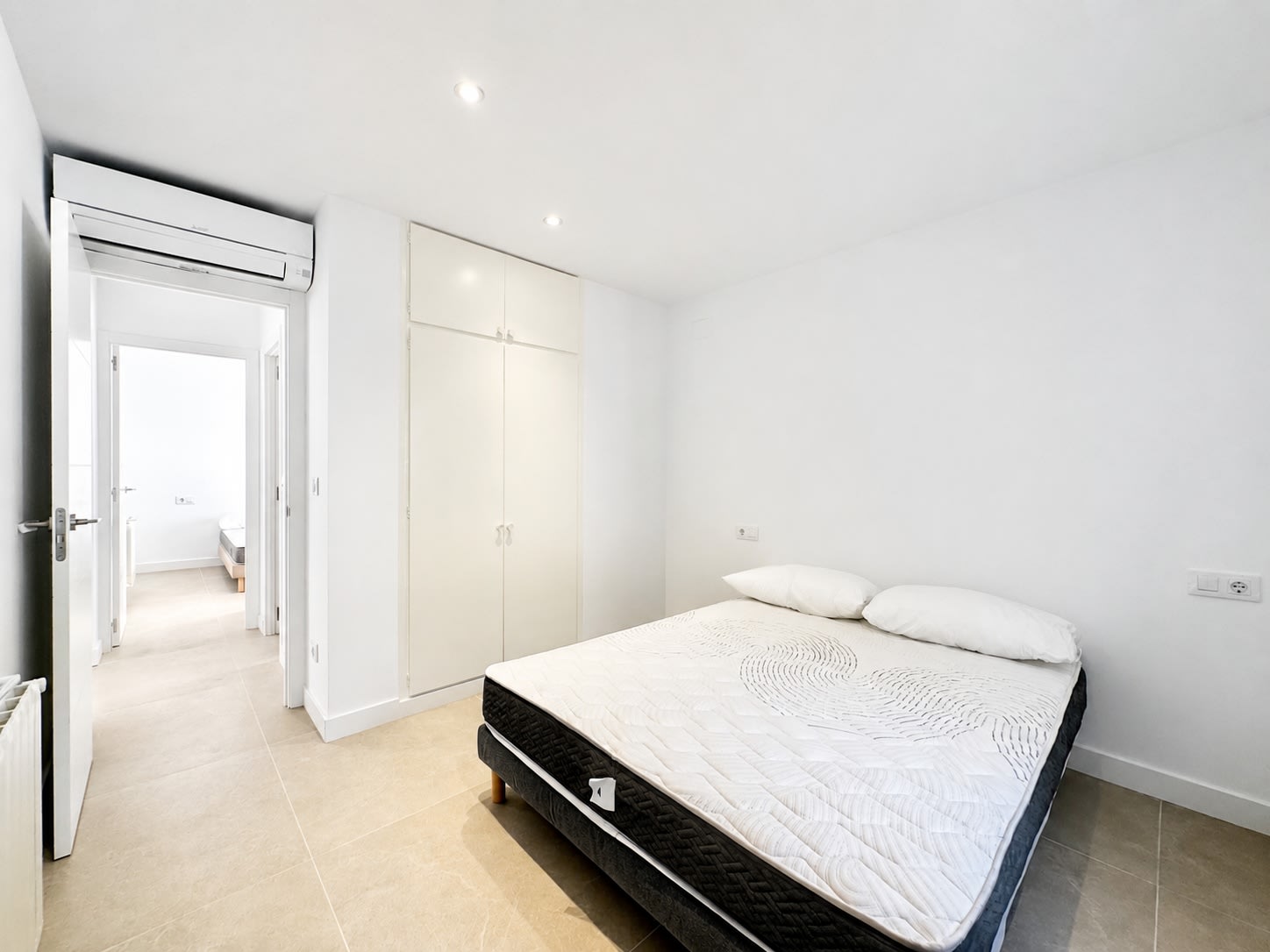 Casa de una sola planta con amarre y piscina en los canales de Empuriabrava — 43