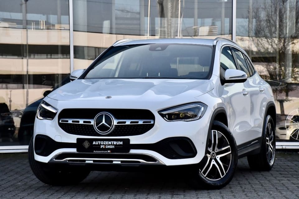 Mercedes-Benz GLA 220