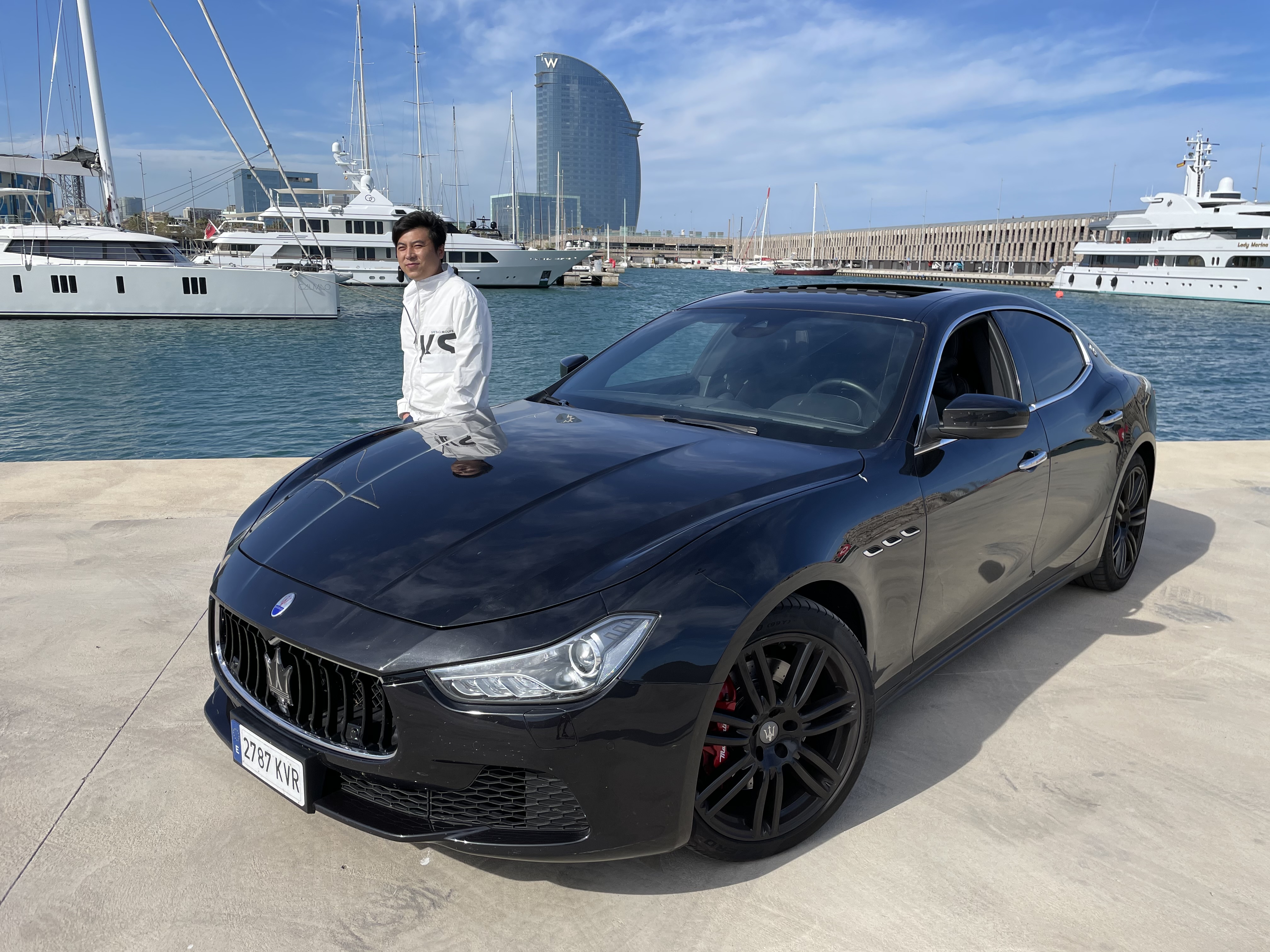 Cliente satisfecha con Mercedes importado