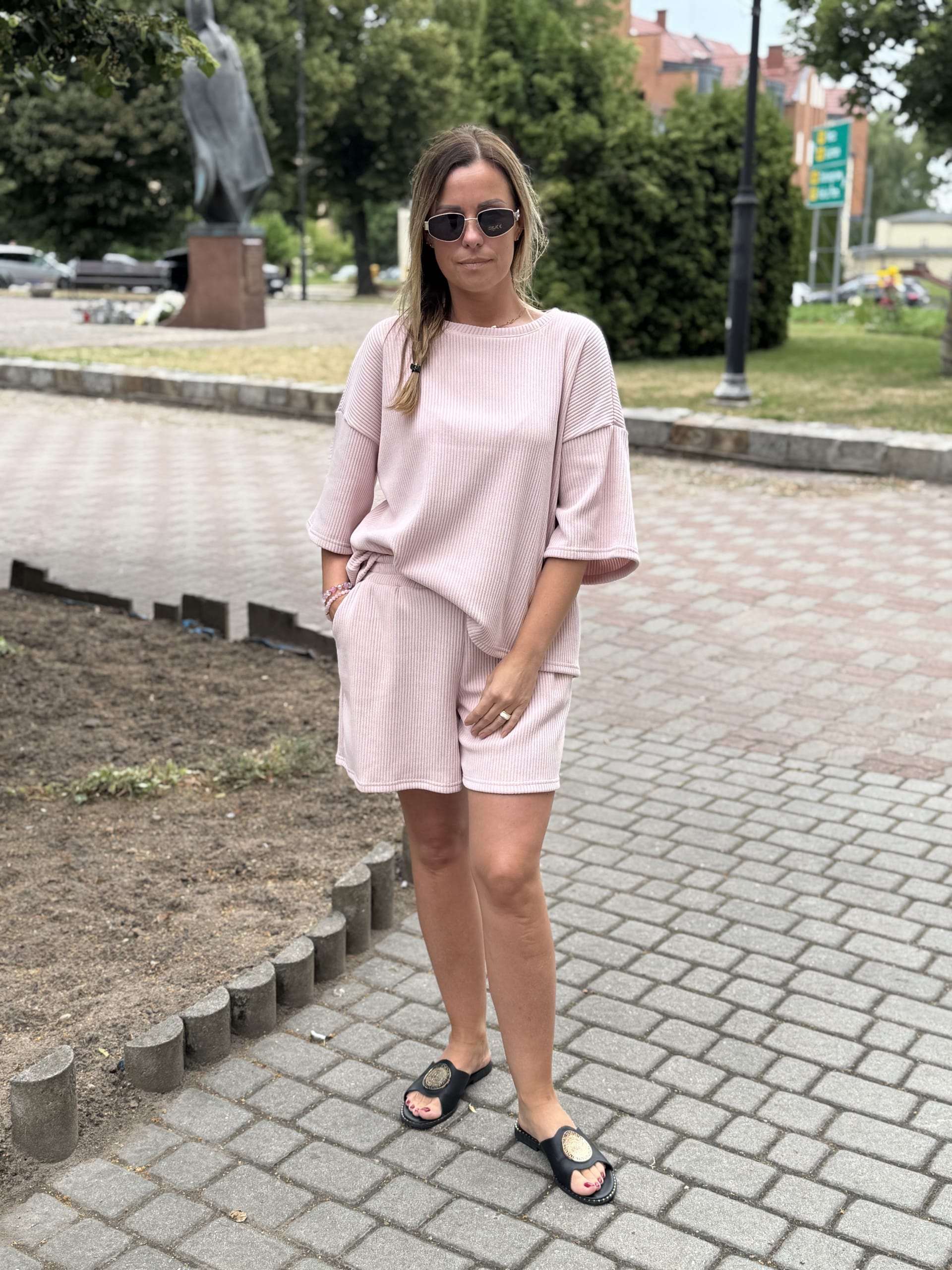 Prążkowany komplet letni bluzka i szorty 4