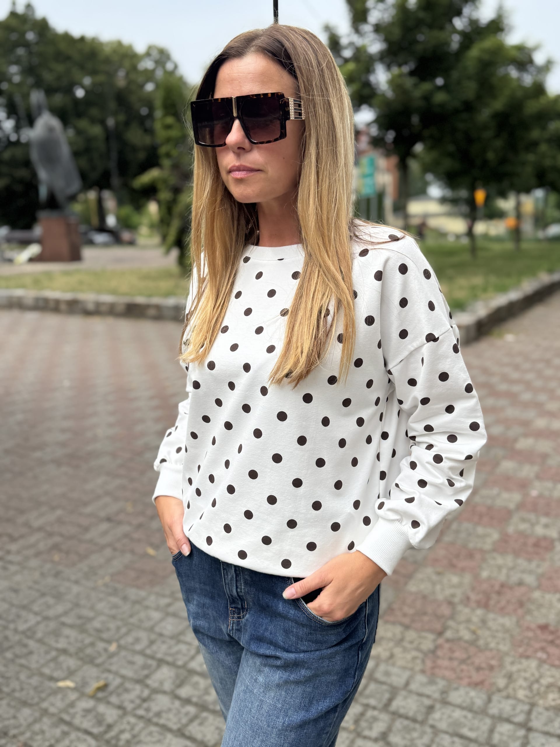Śmietanowa bluza w czekoladowe grochy - drugie zdjecie