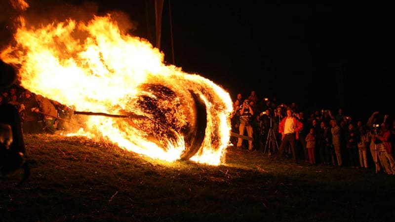 Pskdagen, Osterrderlauf  Brinnande hjul