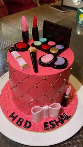 Emerald Gold Makeup Cake Faisalabad
