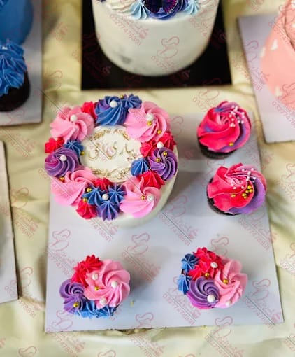 Cake and Cupcakes Gift Box Mothers Day Cake F-6 Islamabad