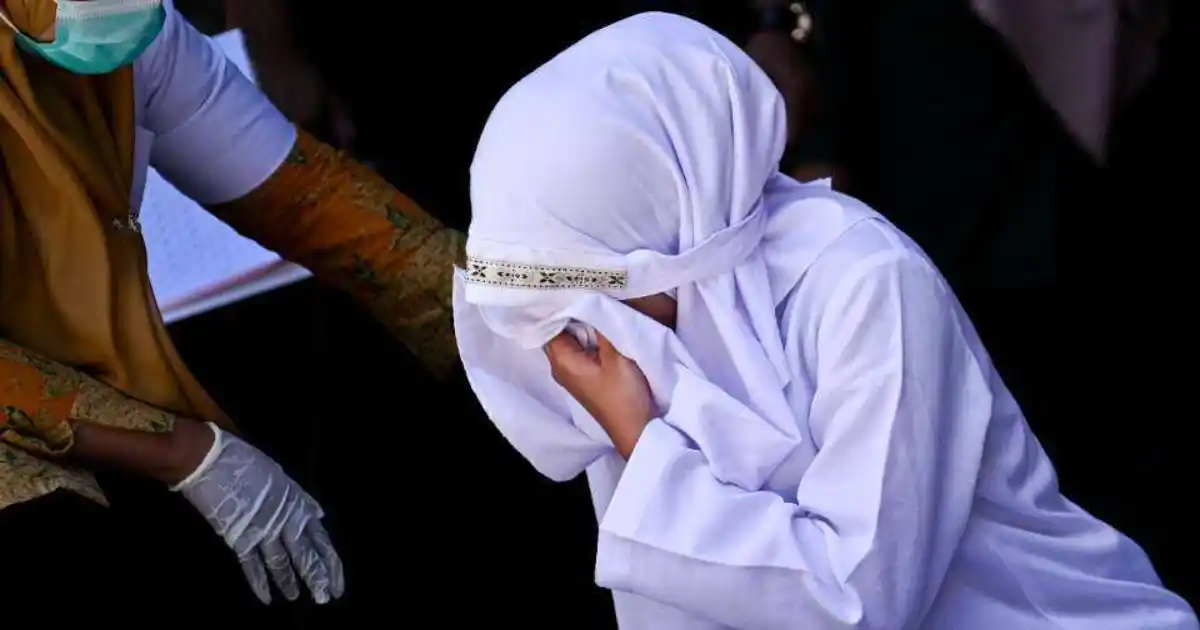 Indonesia: Couple Flogged 140 Times for Sex Outside Marriage and Alcohol