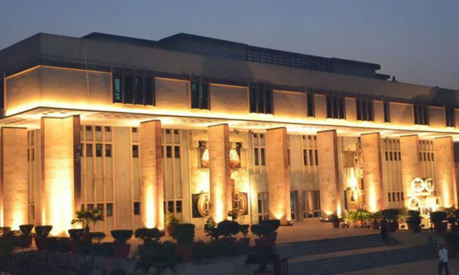 Delhi High Court Frames Criminal Contempt Charges Over Lawyer’s Scandalous Remarks Against Judge Short Excerpt