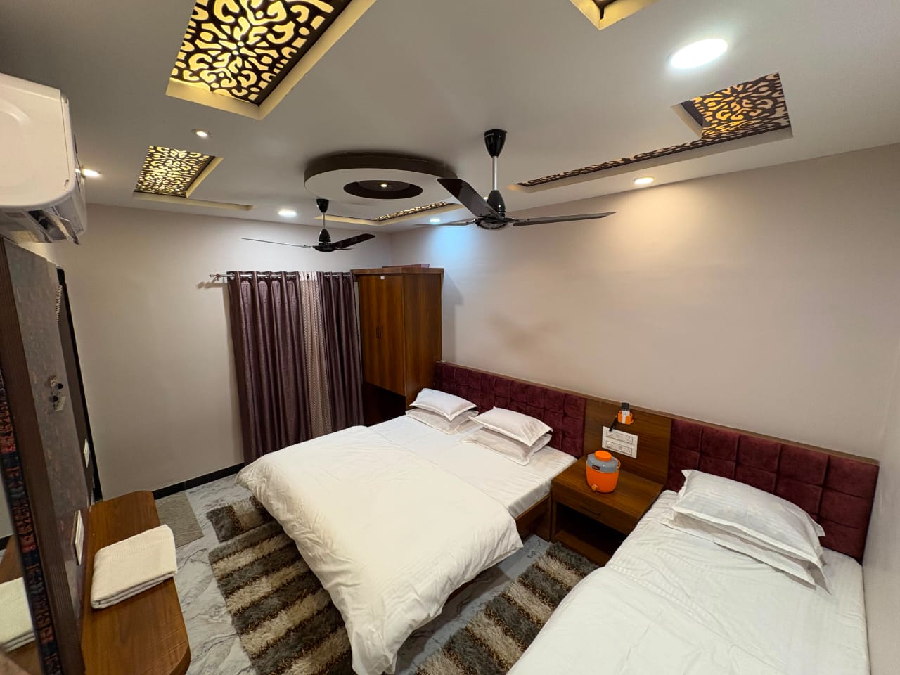 Shree Trilokeshwar Guest House