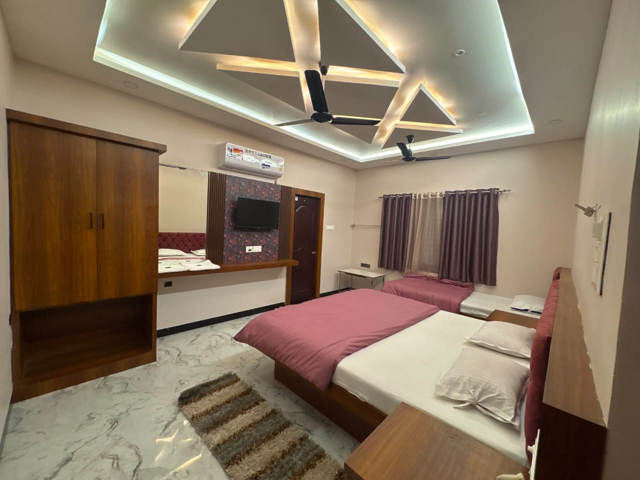 Shree Trilokeshwar Guest House