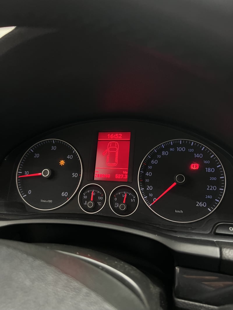 VW Jetta cluster – crveni LED
