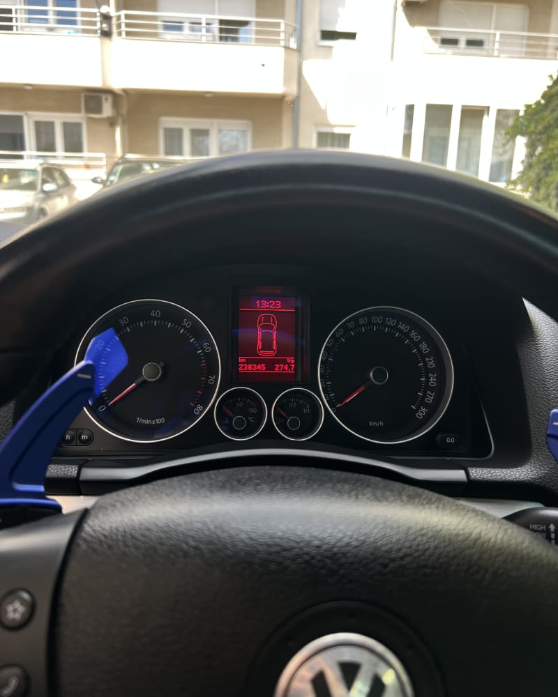 VW Golf – plavi paddles + cluster