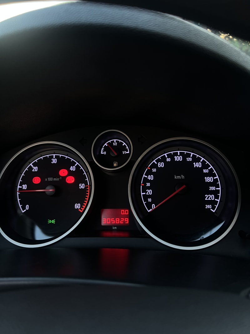 Opel Vectra cluster – crveni LED
