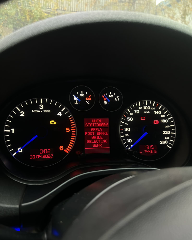 Audi A6 cluster – plavi LED
